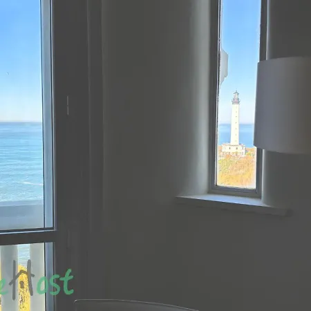 Beautiful Loft With Ocean View - Parking Apartment